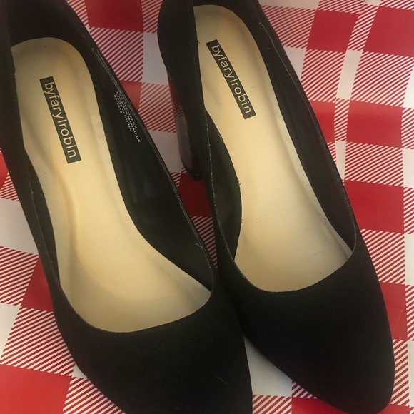 Women’s fern microsuede high block heel pumps - Picture 3 of 5